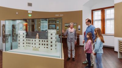 Die Wewelsburg – Vom Steinzeitgrab zum Dreiecksschloss